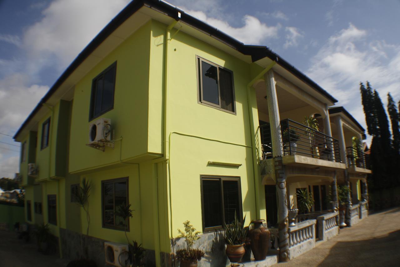 Dokua Royal Hotel Kwabenya Zewnętrze zdjęcie