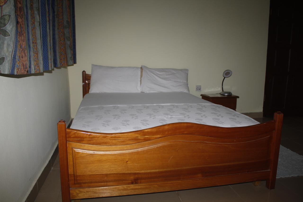 Dokua Royal Hotel Kwabenya Zewnętrze zdjęcie