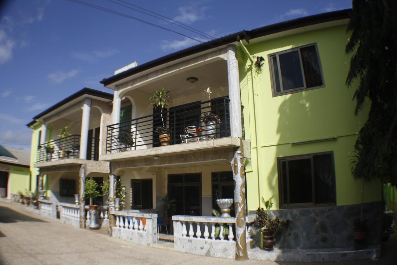 Dokua Royal Hotel Kwabenya Zewnętrze zdjęcie