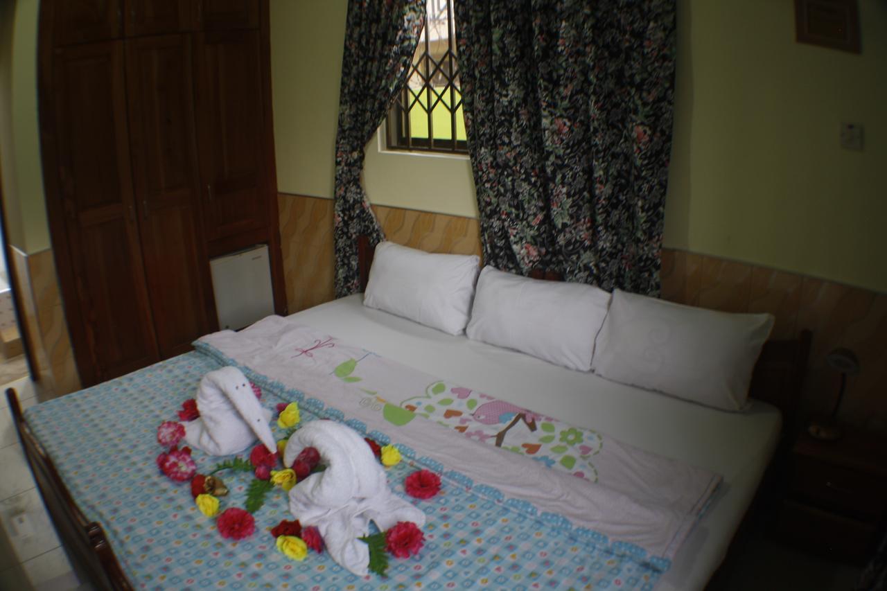 Dokua Royal Hotel Kwabenya Zewnętrze zdjęcie
